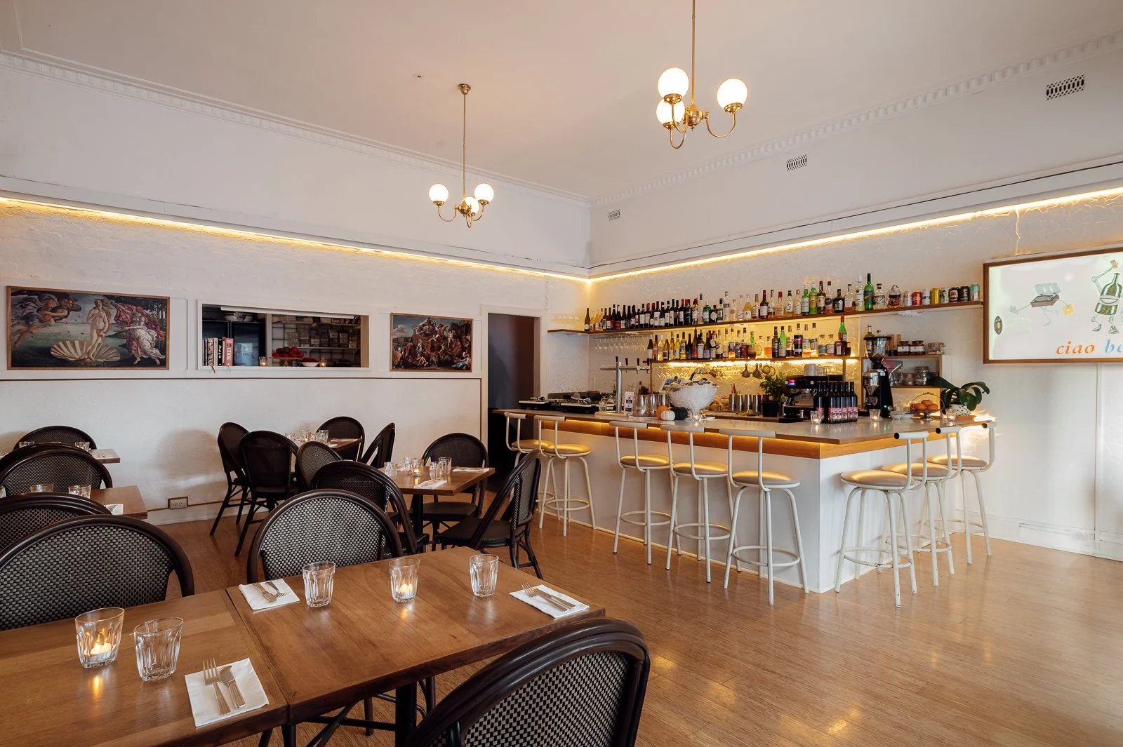 La Perla Italian restaurant interior and wood-fired pizza 3